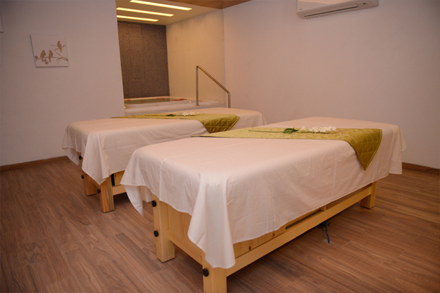 Couple massage in Amritsar